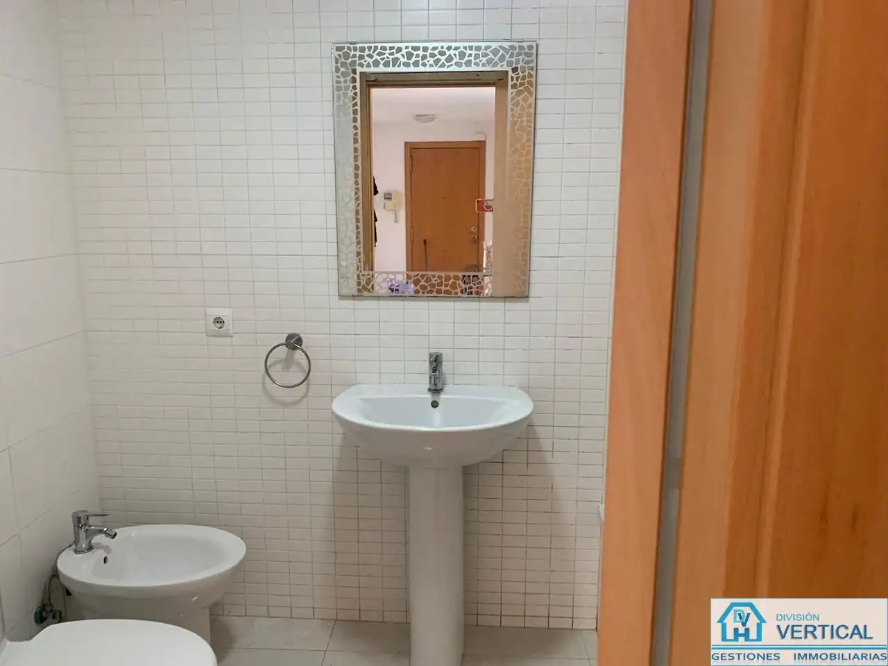 Baño de Piso en venta en Paterna con Aire acondicionado, Terraza y Trastero