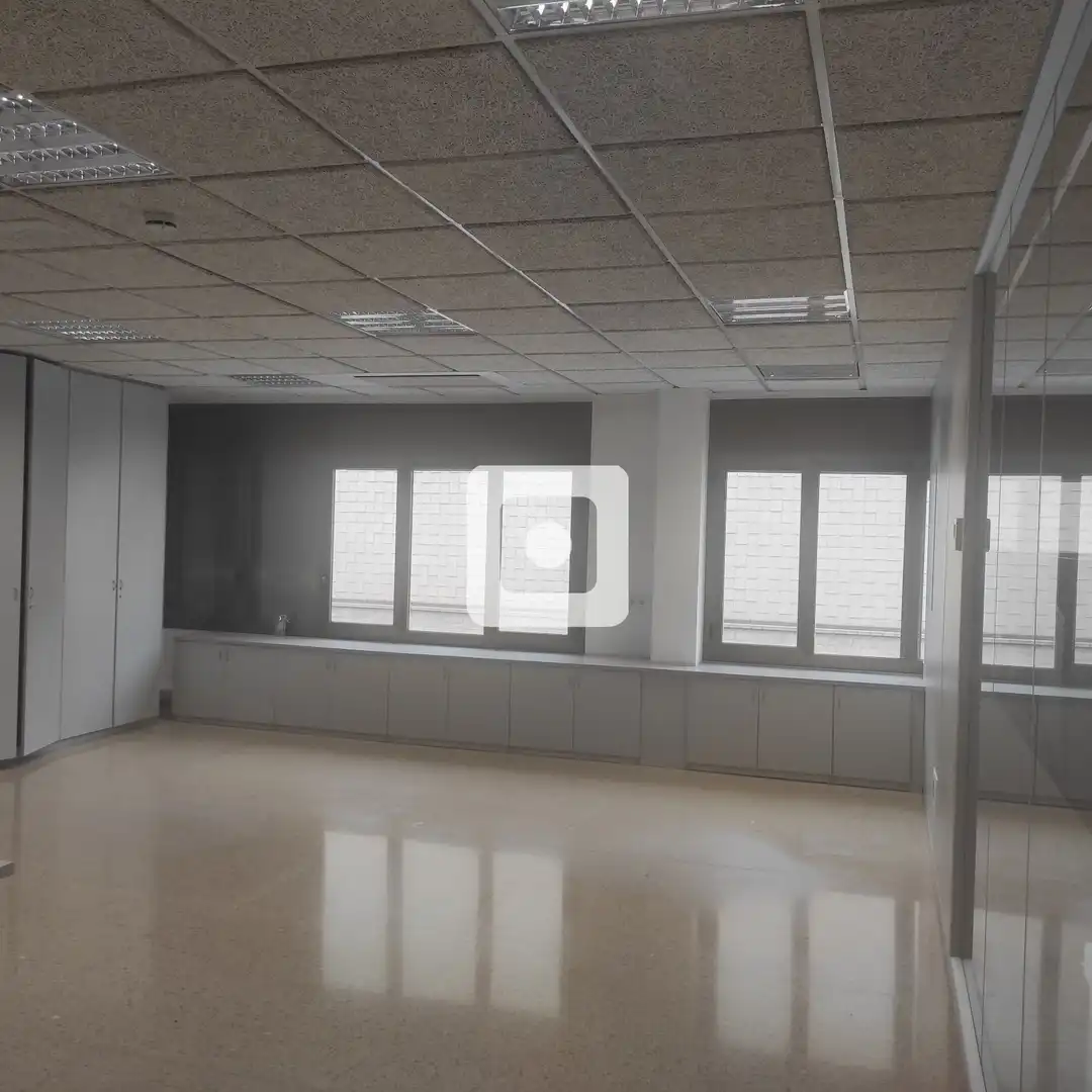 Industrial buildings for rent in de les Cosidores, Egara