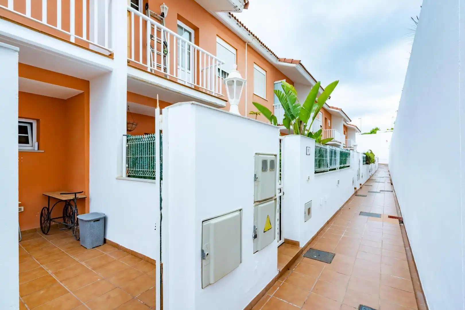 Vista exterior de Casa adosada en venta en Granadilla de Abona con Terraza y Balcón