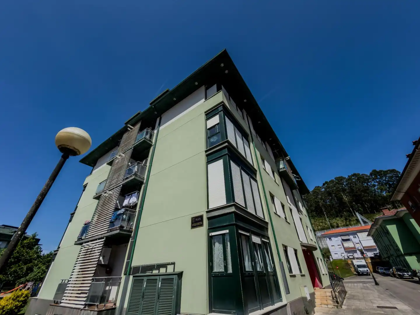 Vista exterior de Planta baixa en venda en Torrelavega  amb Traster i Moblat