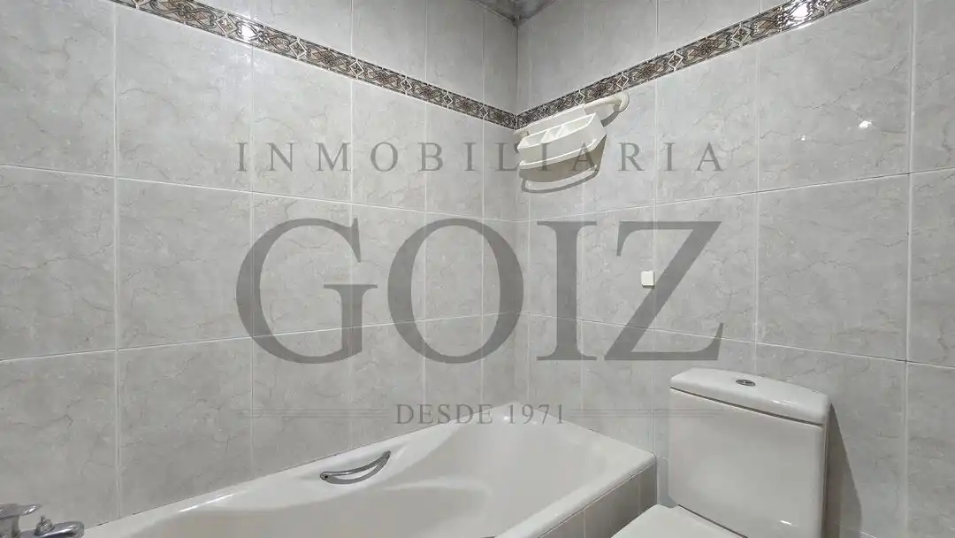 Baño de Casa adosada en venta en Donostia - San Sebastián  con Calefacción, Terraza y Trastero