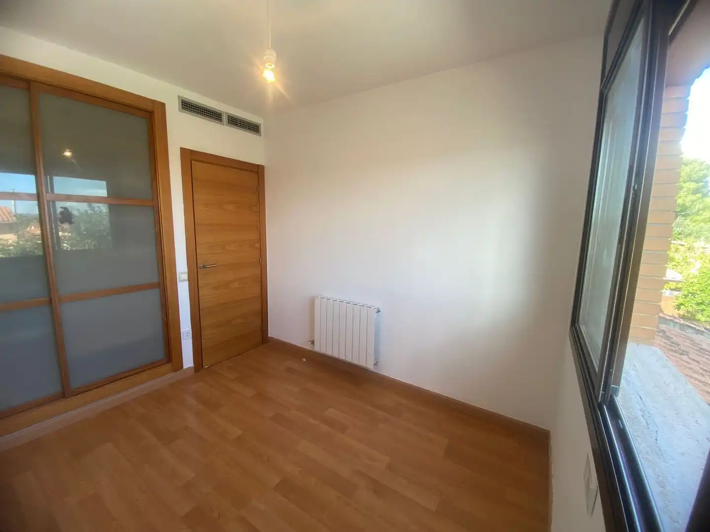 Habitación de Casa adosada en venta en Santa Oliva con Calefacción, Jardín privado y Terraza