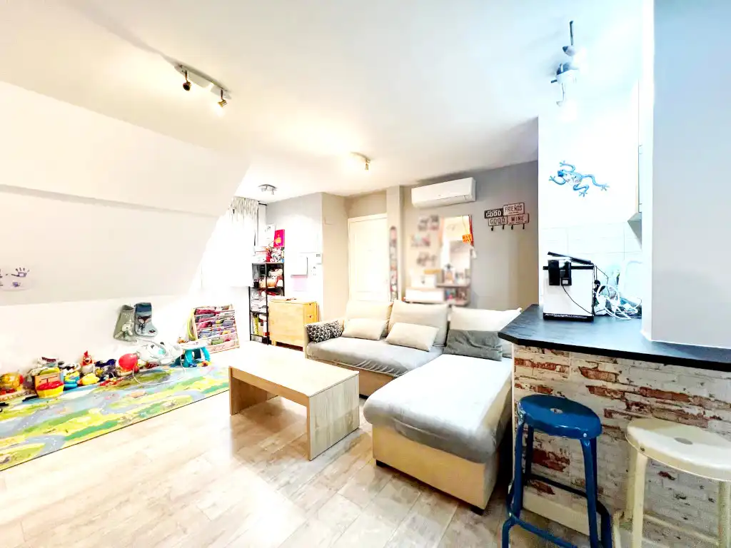 Sala d'estar de Àtic en venda en Alcalá de Henares amb Aire condicionat, Calefacció i Terrassa