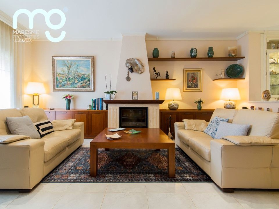 Living room of Single-family semi-detached for sale in Premià de Dalt  with Heating, Private garden and Terrace