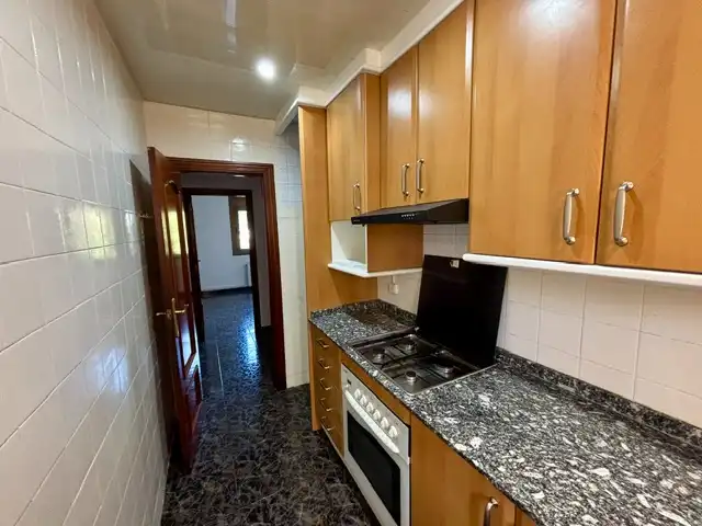Kitchen of Flat for rent in L'Hospitalet de Llobregat  with Air Conditioner, Heating and Balcony