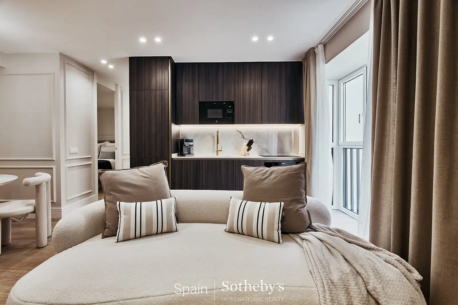 Apartamento con ascensor en venta en Calle de Piamonte, imagen 3