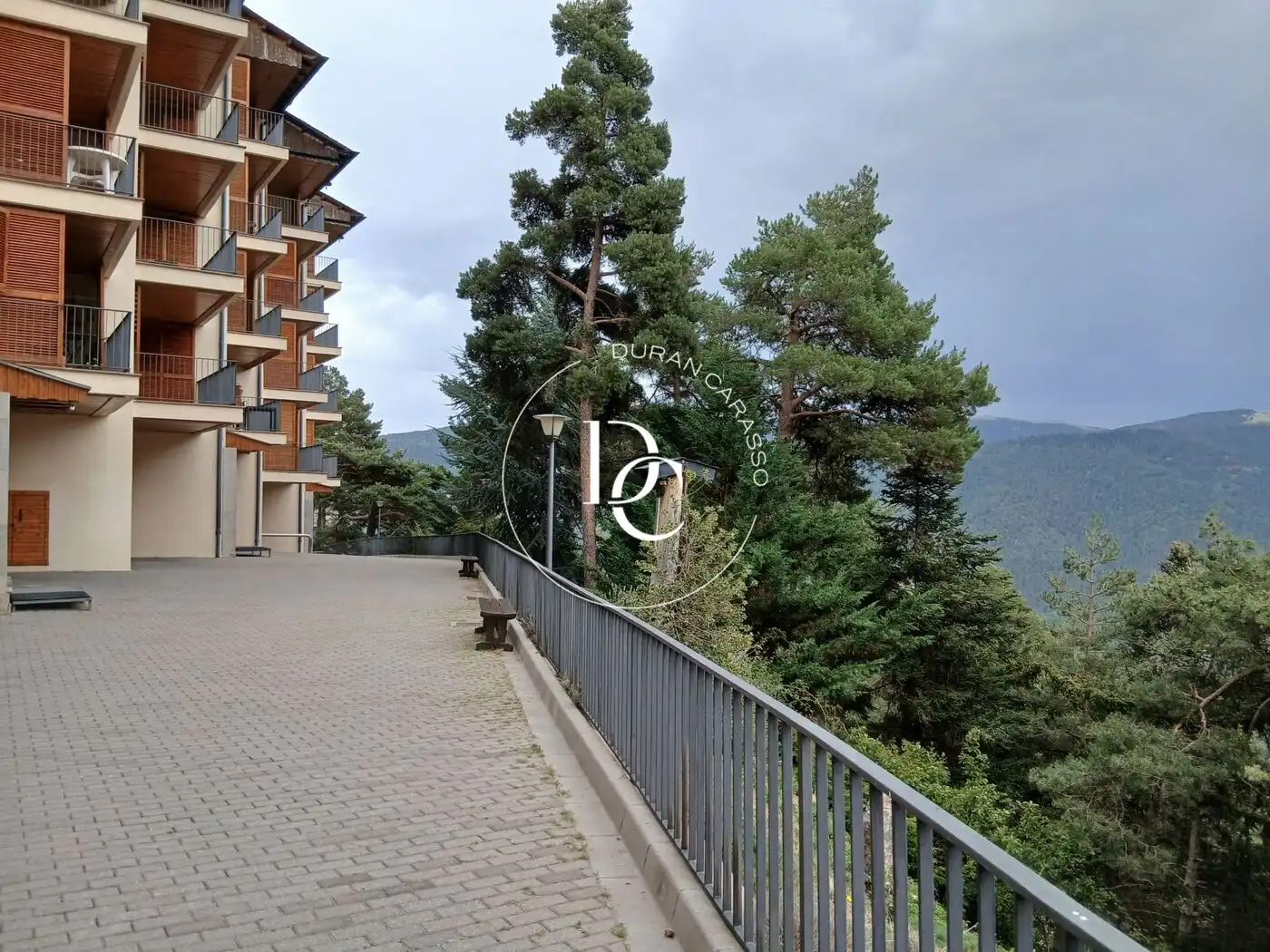 Terrasse von Wohnung zum Verkauf in Alp mit Heizung, Privatgarten und Terrasse