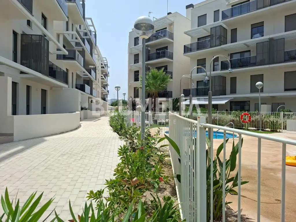 Vista exterior de Apartament en venda en Dénia amb Aire condicionat, Calefacció i Jardí privat