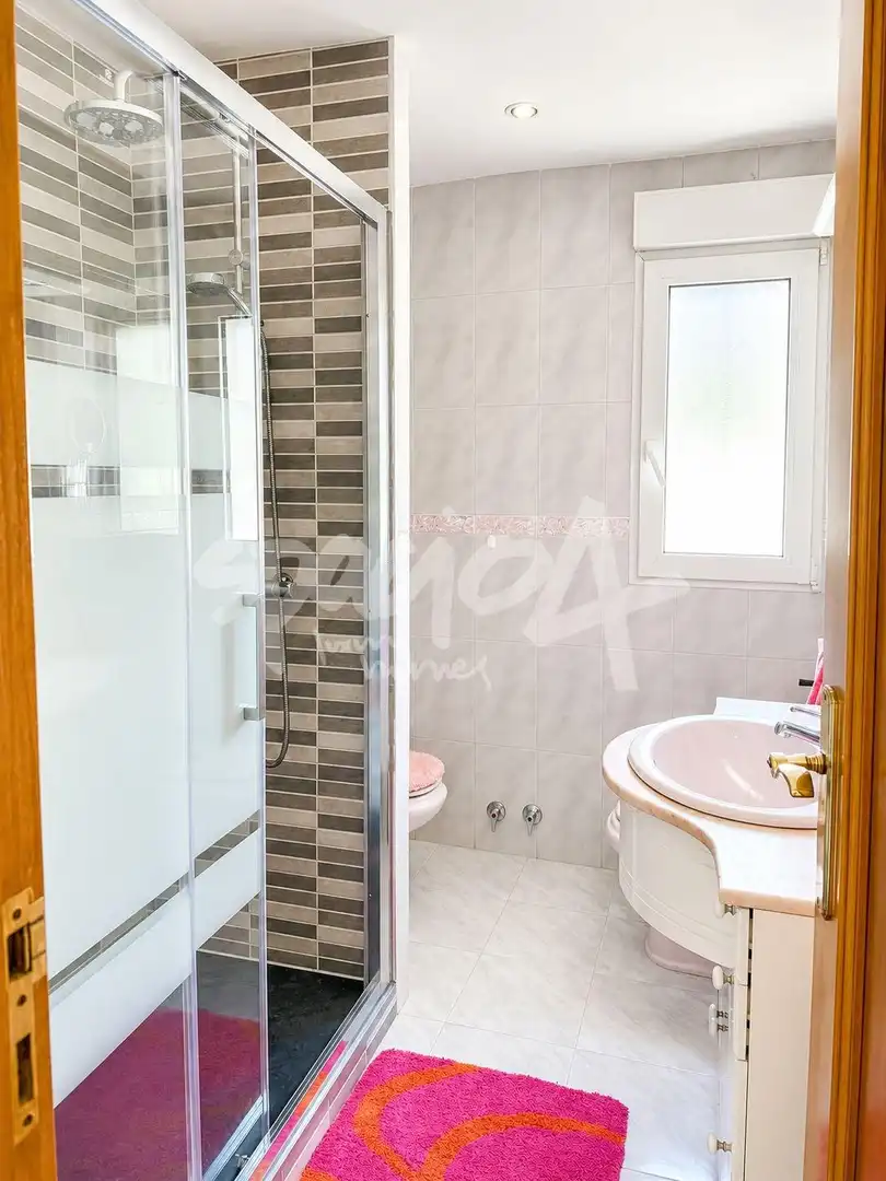 Bathroom of Houses for sale in San Lorenzo de El Escorial  with Community pool