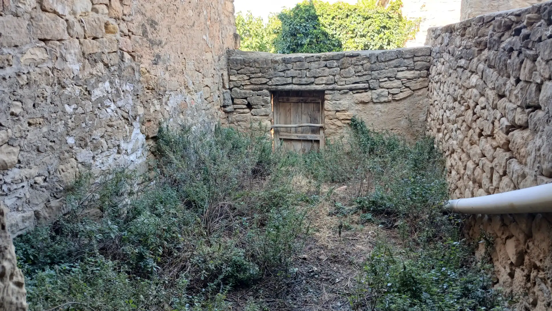 Casa adosada en venda en Torre del Compte, Teruel