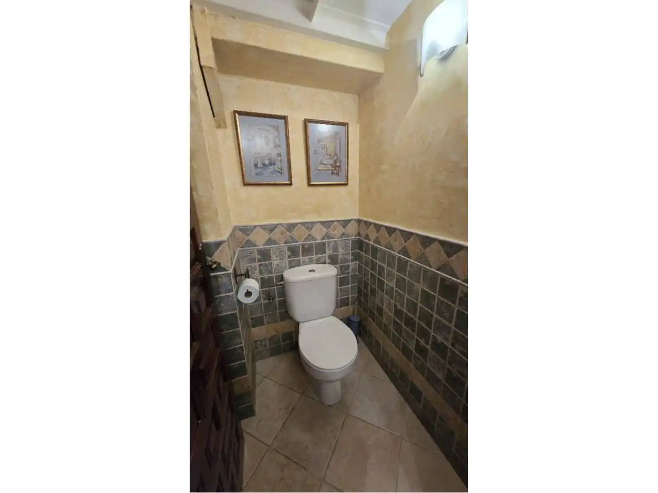 Bathroom of Commercial properties for sale in  Logroño