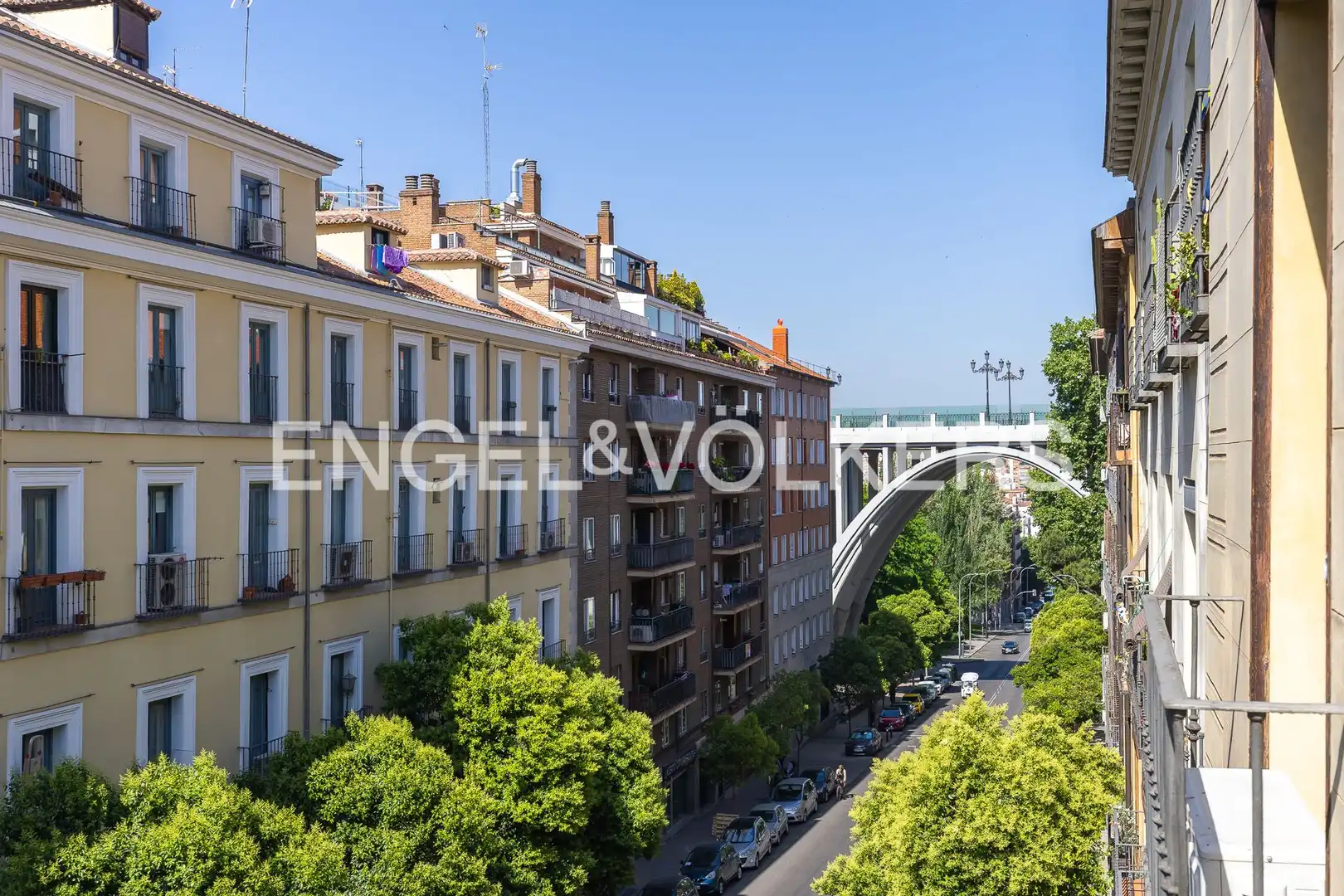 Außenansicht von Wohnung zur Miete in Madrid mit Klimaanlage, Heizung und Abstellraum