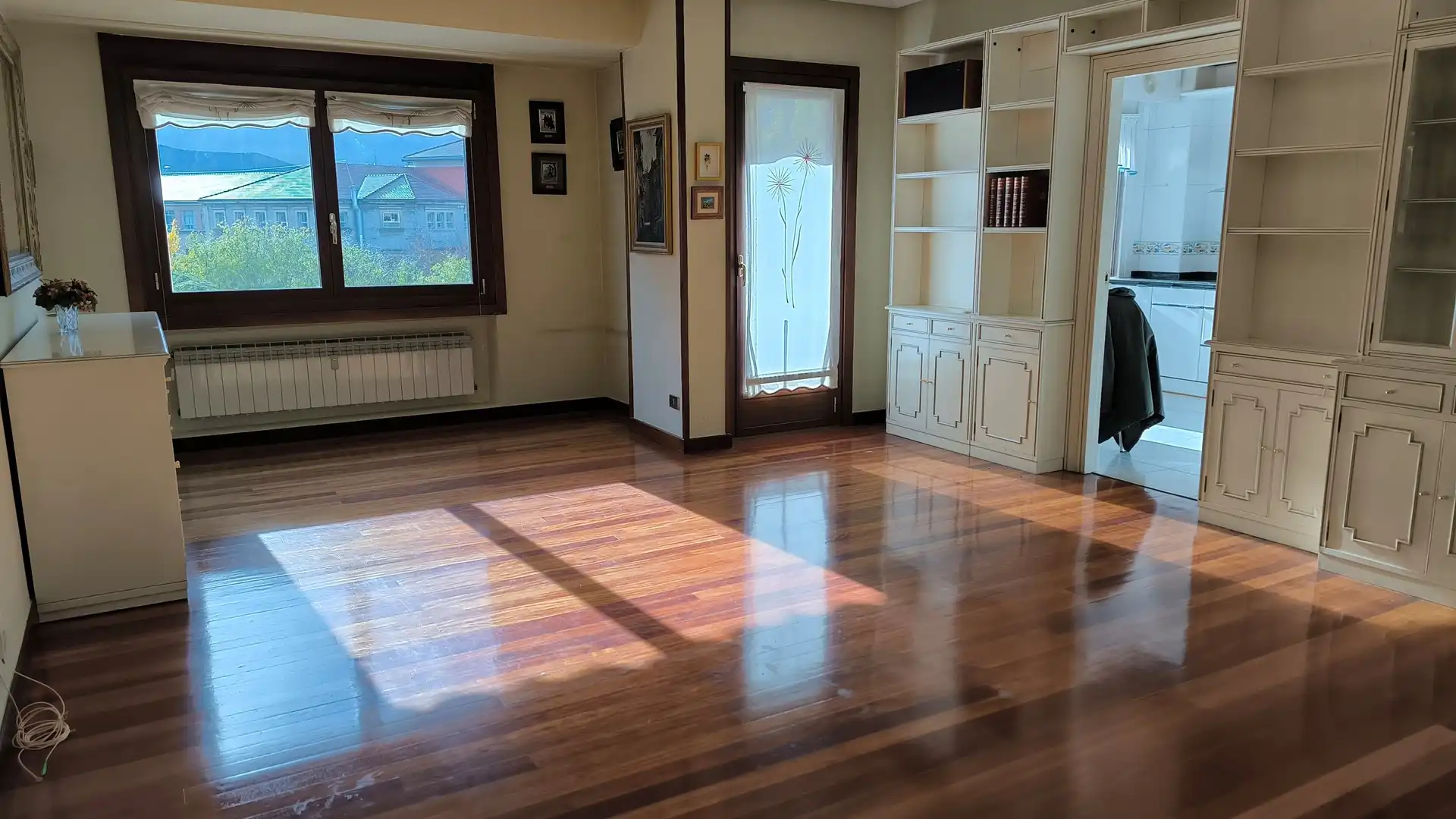 Sala de estar de Piso en venta en Vitoria - Gasteiz con Aire acondicionado, Calefacción y Terraza