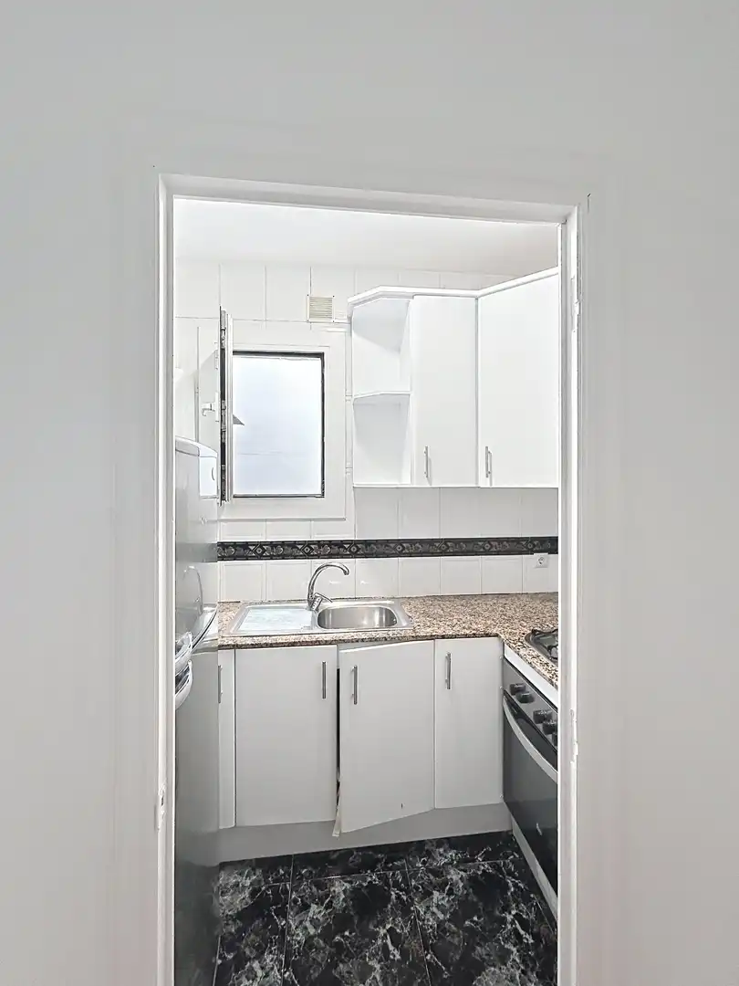 Kitchen of Flat for sale in Barcelona  with Furnished and Alarm