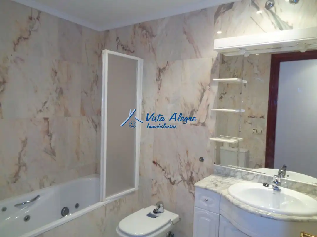 Apartamento de alquiler en Calle Julián Fernández Ollero, Haro