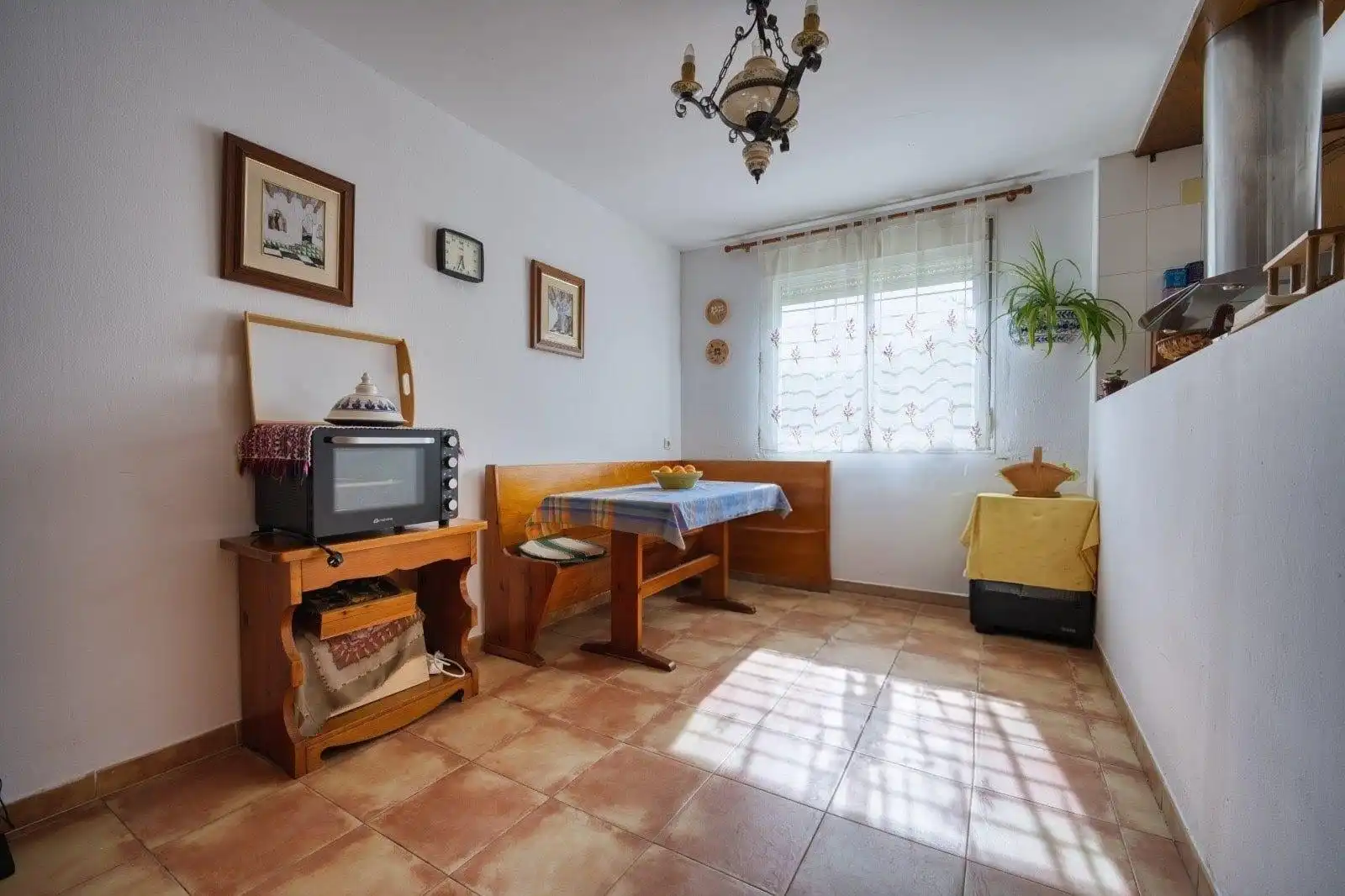 Sala d'estar de Casa o xalet en venda en Espartinas amb Jardí privat, Terrassa i Traster