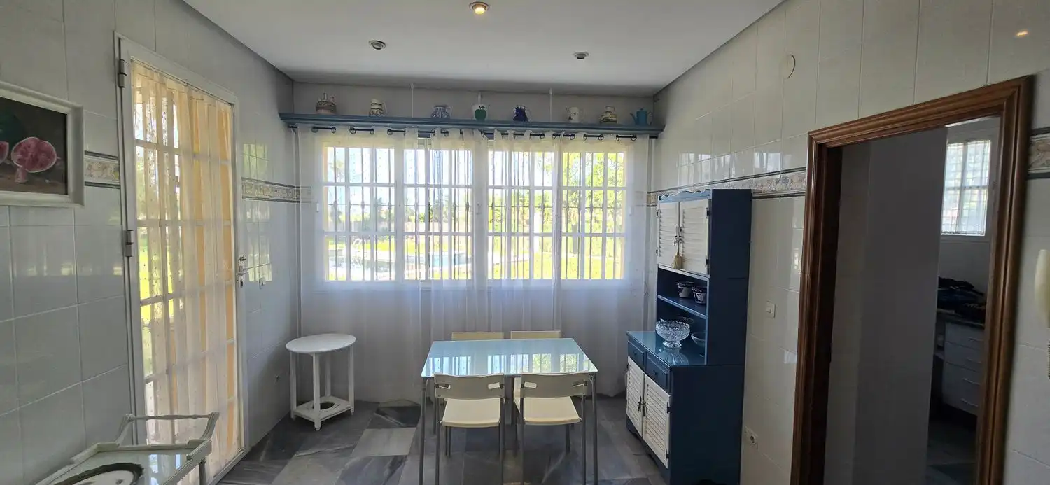 Casa amb balcó en venda a Avenida de  Medina Sidonia, imagen 30