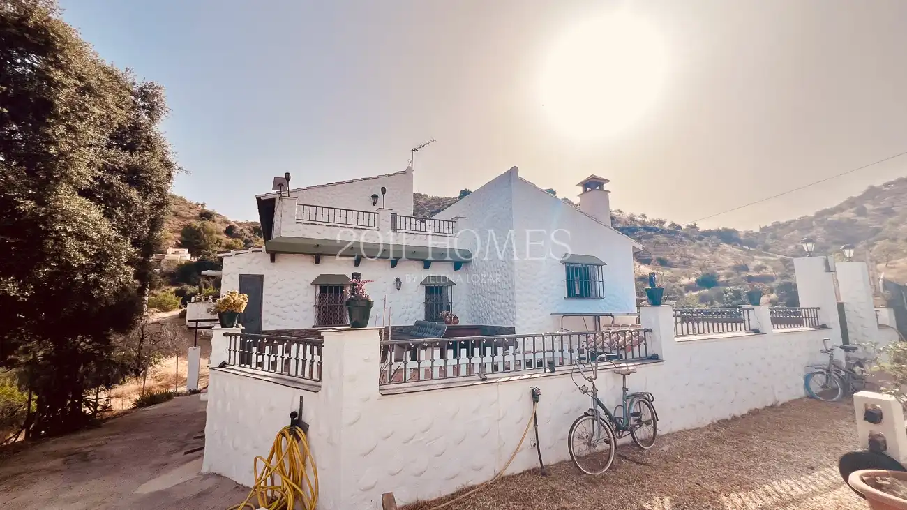 Vista exterior de Finca rústica en venda en Almogía amb Jardí privat, Terrassa i Piscina