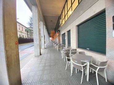 Locale commerciale in affitto a Rua Ramon Piñeiro 9