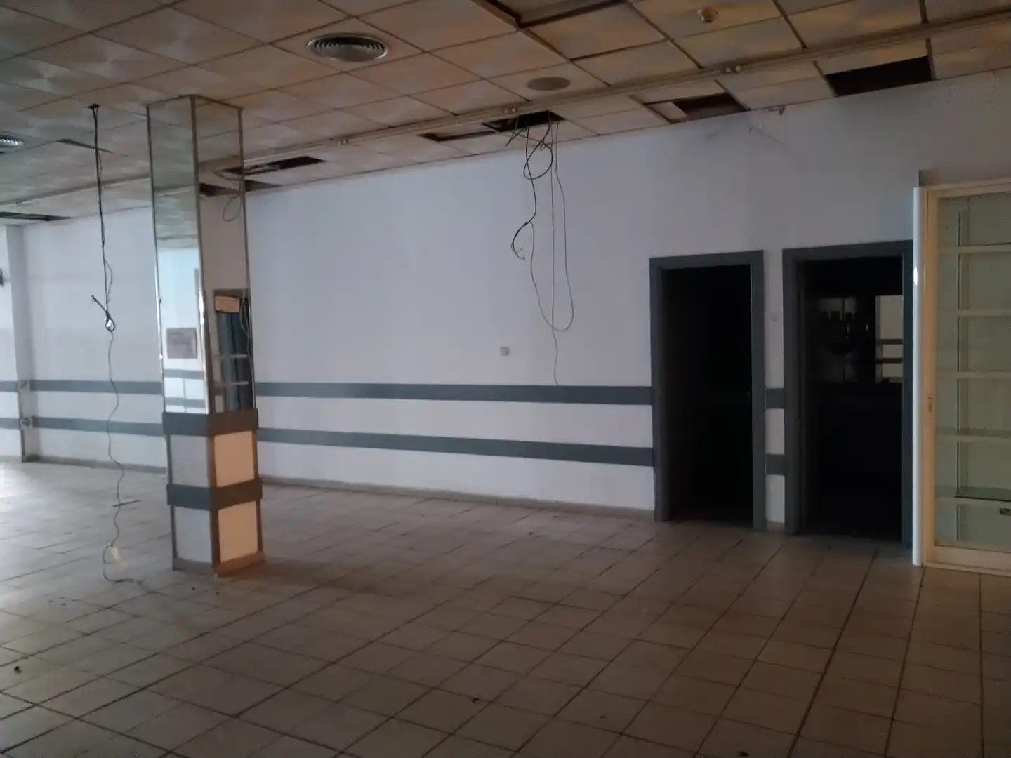 Business premises for sale in Juan de la Cierva, imagen 13