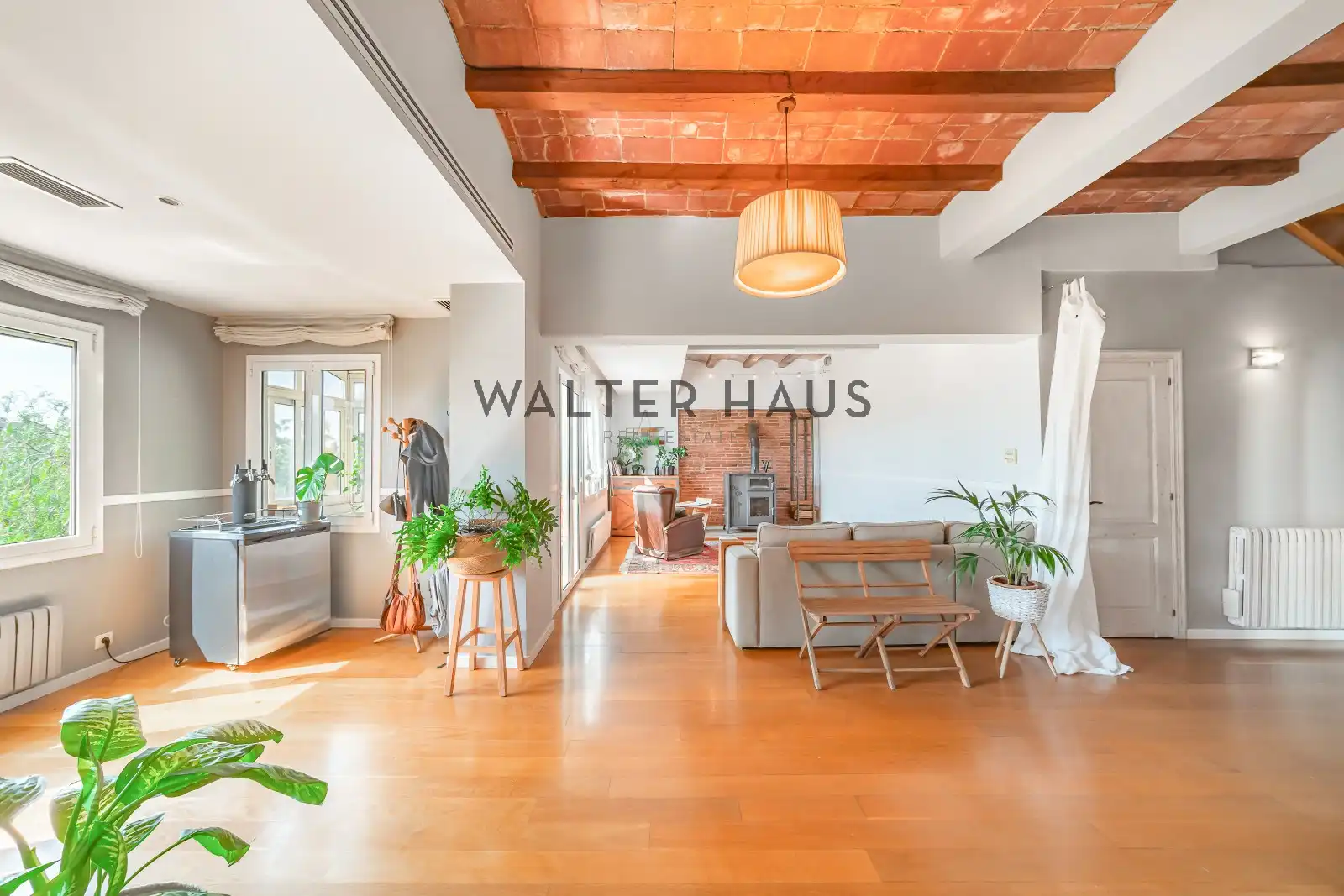 Sala d'estar de Dúplex en venda en Barcelona amb Aire condicionat, Calefacció i Jardí privat