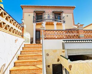 Vista exterior de Casa o xalet en venda en Nerja amb Aire condicionat, Jardí privat i Traster