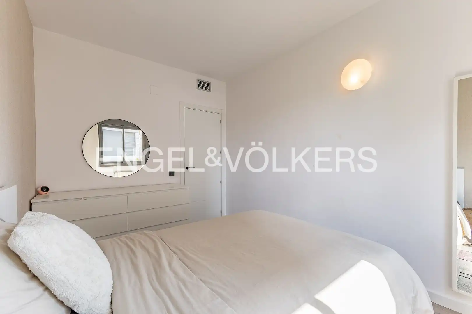 Bedroom of Flat for sale in Sabadell  with Air Conditioner, Heating and Parquet flooring