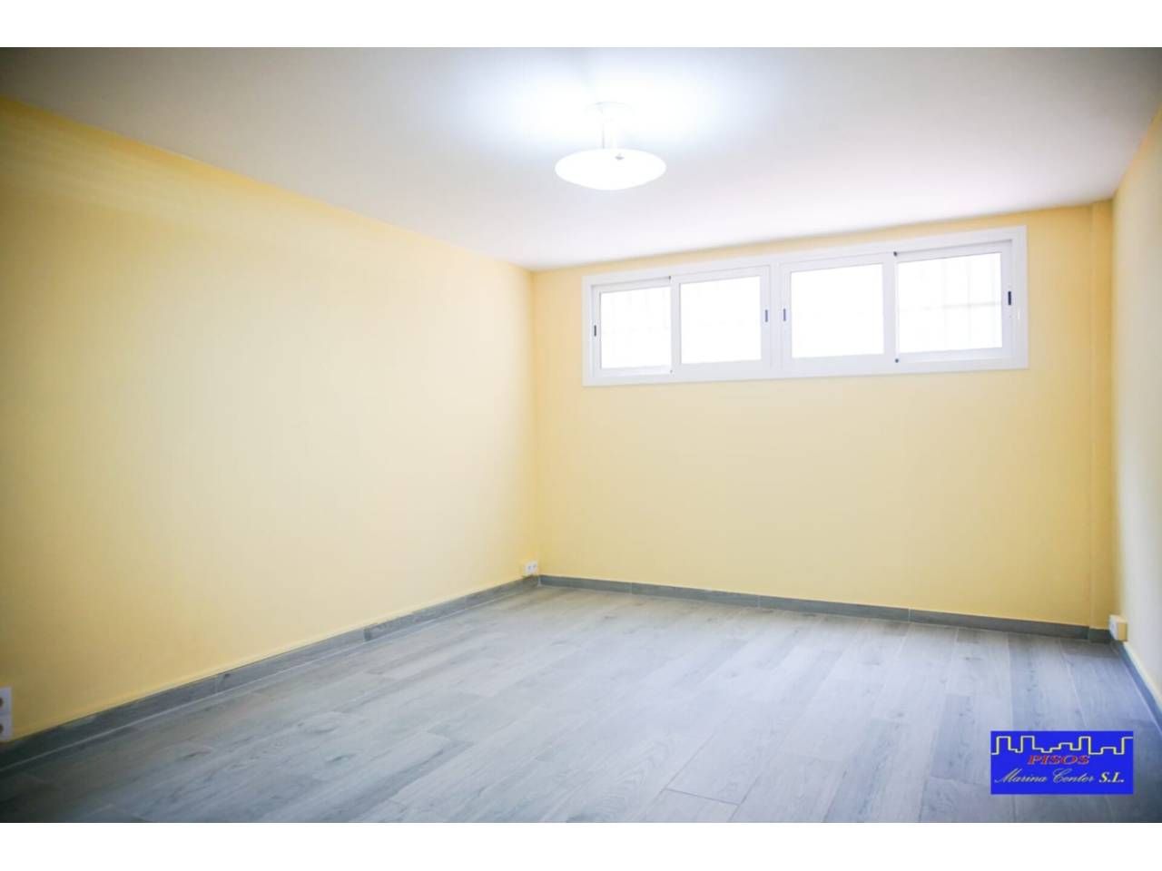 Dormitori de Pis en venda en L'Hospitalet de Llobregat