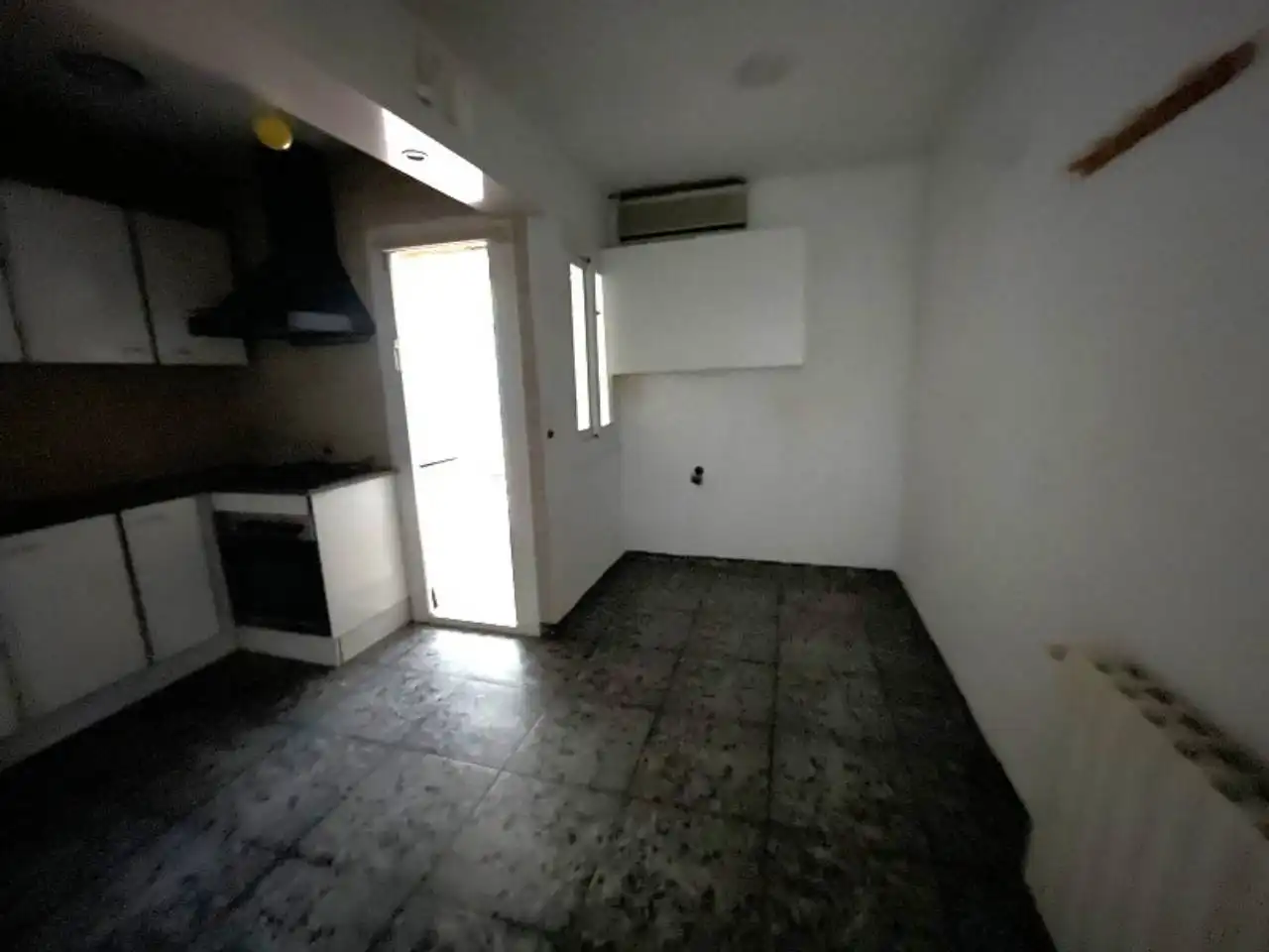 Cuina de Pis en venda en Sant Boi de Llobregat amb Calefacció i Parquet