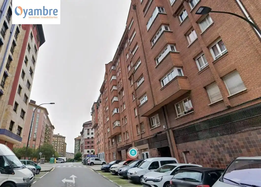 Vista exterior de Piso en venta en Avilés