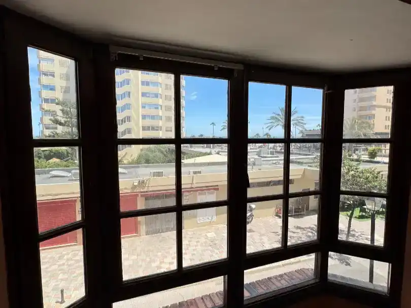 Vista exterior de Casa o xalet en venda en Fuengirola amb Aire condicionat i Balcó