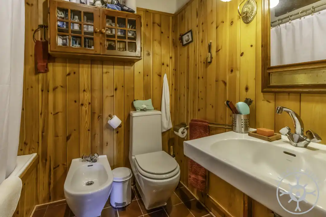 Bathroom of Detached homes for sale in Naut Aran  with Terrace and Furnished