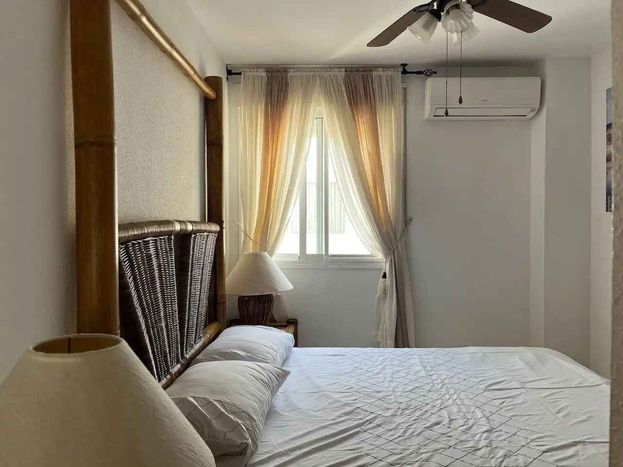 Habitación de Ático de alquiler en Vélez-Málaga con Aire acondicionado, Calefacción y Terraza