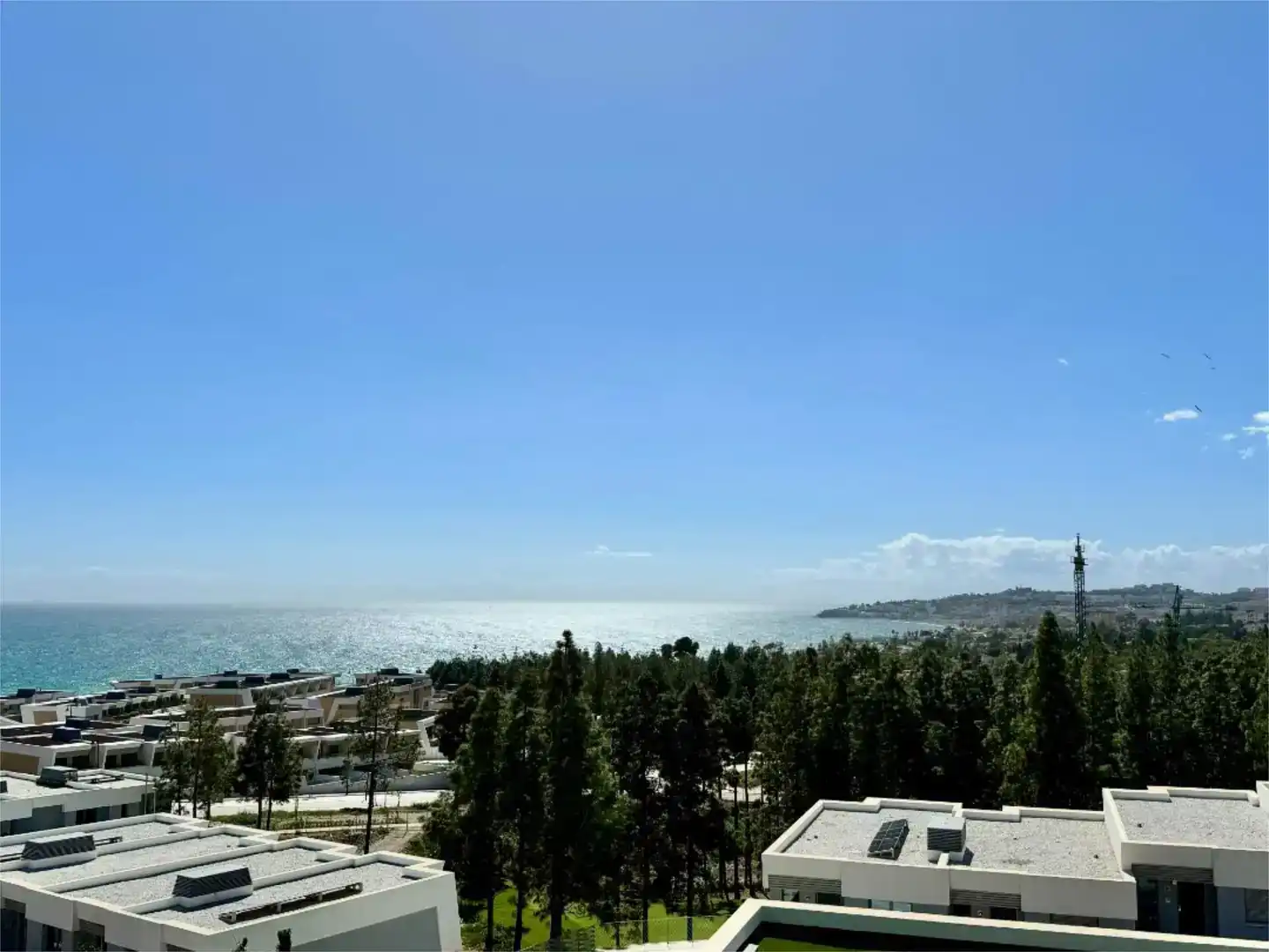Vista exterior de Casa adosada en venda en Mijas amb Aire condicionat, Piscina i Balcó