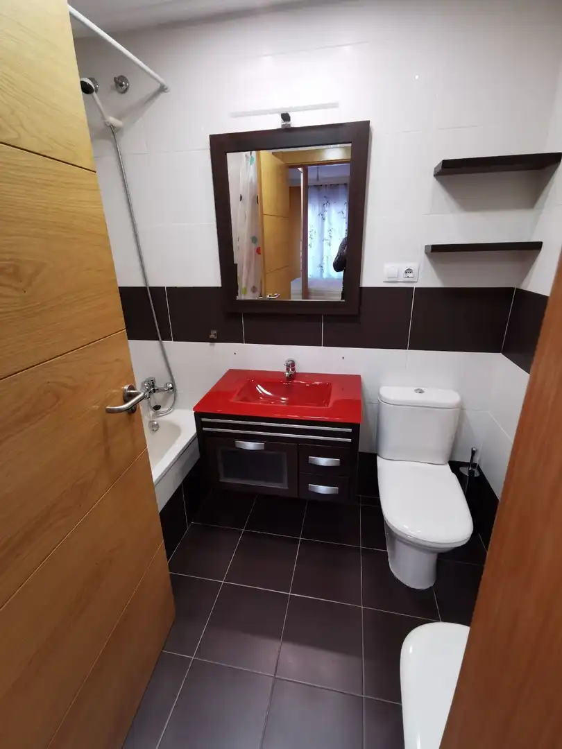 Bany de Apartament de lloguer en Villamediana de Iregua amb Aire condicionat, Calefacció i Terrassa