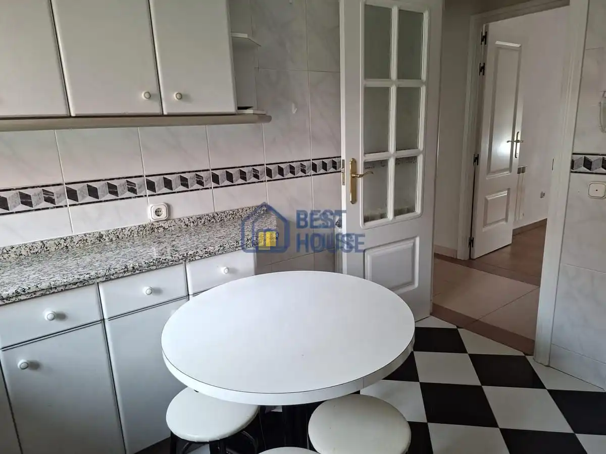 Kitchen of Houses for sale in León Capital   with Heating and Parquet flooring