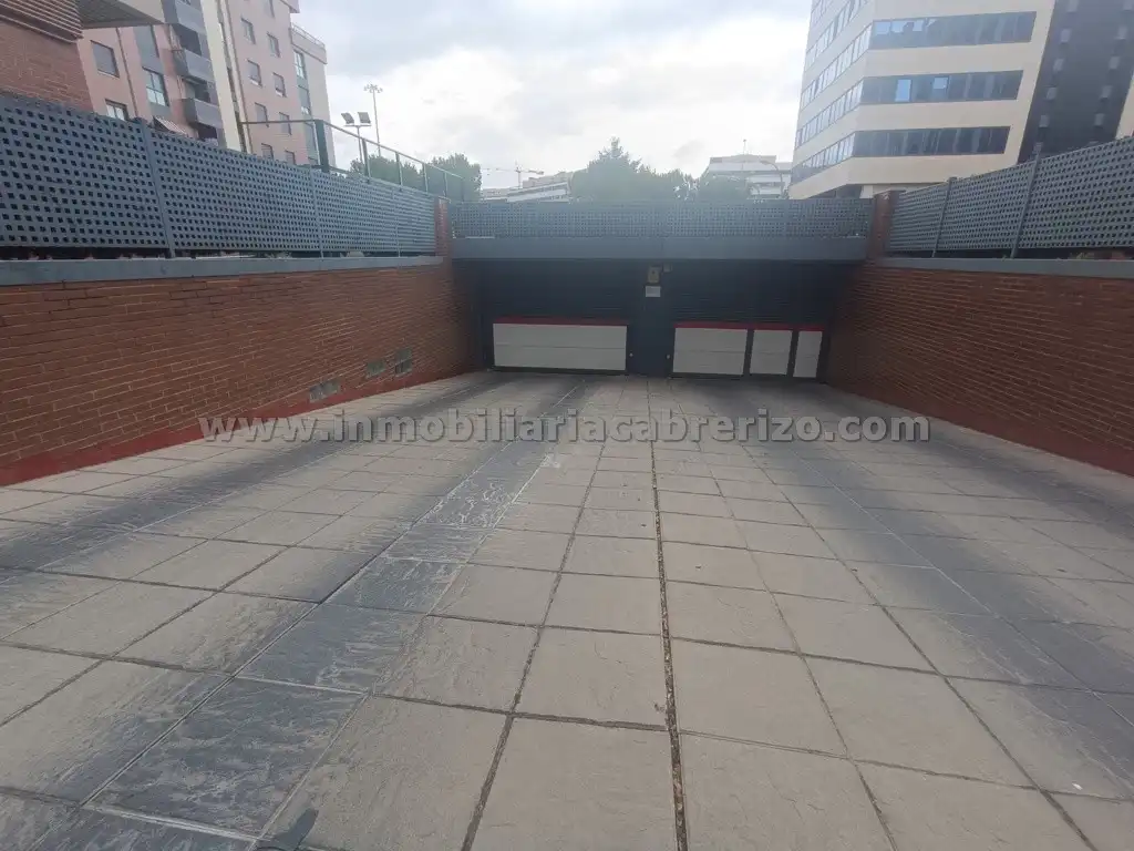 Individual con ascensor en venta en Calle Tirso de Molina