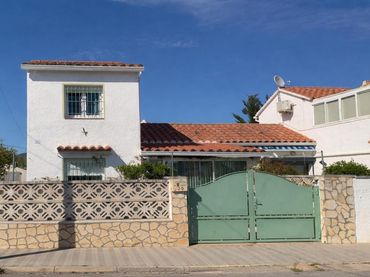 Villa con piscina in vendita a Calle de la punta de la ferrera