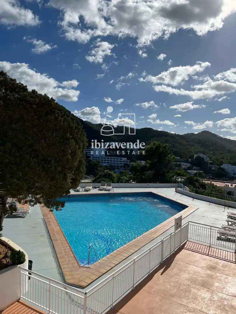Vista exterior de Piso de alquiler en Sant Joan de Labritja con Piscina, Amueblado y Piscina comunitaria