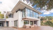Vista exterior de Casa o xalet en venda en Cabrils amb Aire condicionat, Calefacció i Jardí privat