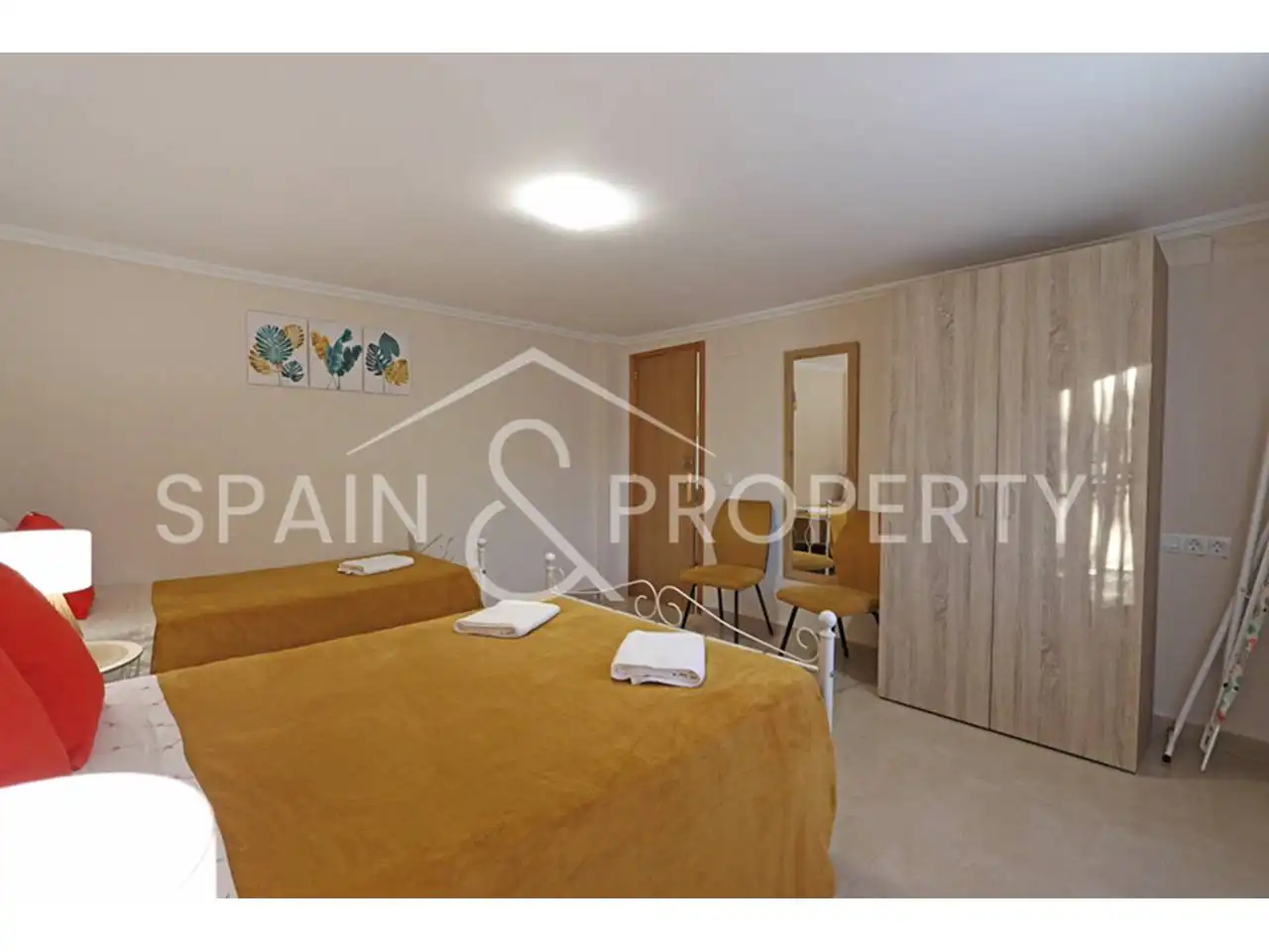 Dormitori de Casa o xalet en venda en Turís amb Aire condicionat, Jardí privat i Terrassa