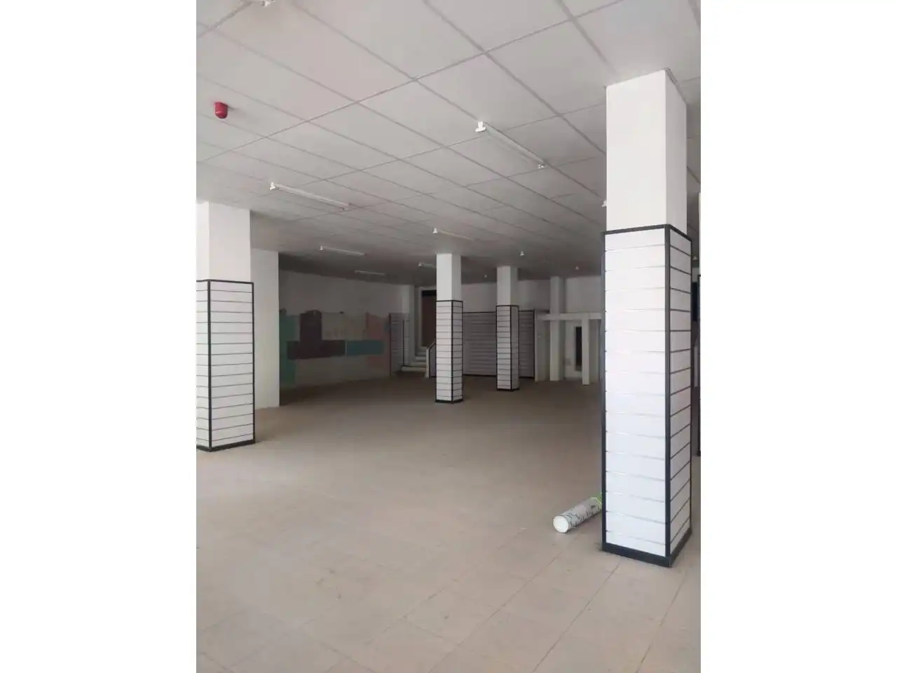 Local comercial de lloguer a Calle Toledo 32