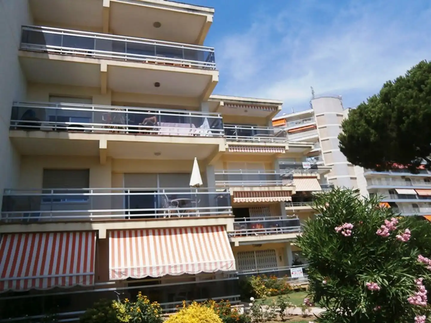 Vista exterior de Piso en venta en Cambrils con Aire acondicionado, Calefacción y Terraza