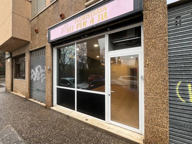 Local comercial en Alquiler en Avinguda de l'Amical Mauthausen en Fontajau - Sant Ponç