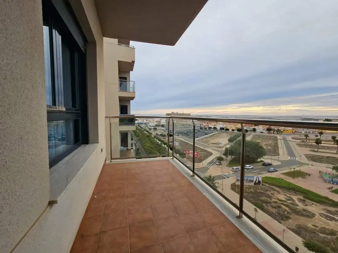 Terraza de Piso en venta en El Ejido con Terraza, Amueblado y Horno