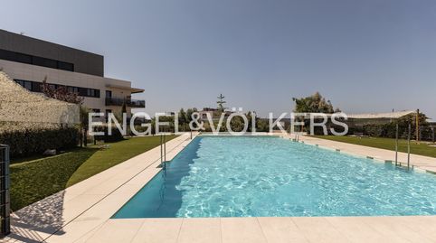 Descubra la elegancia mediterránea en Sitges Exclusivo ático con vista al mar