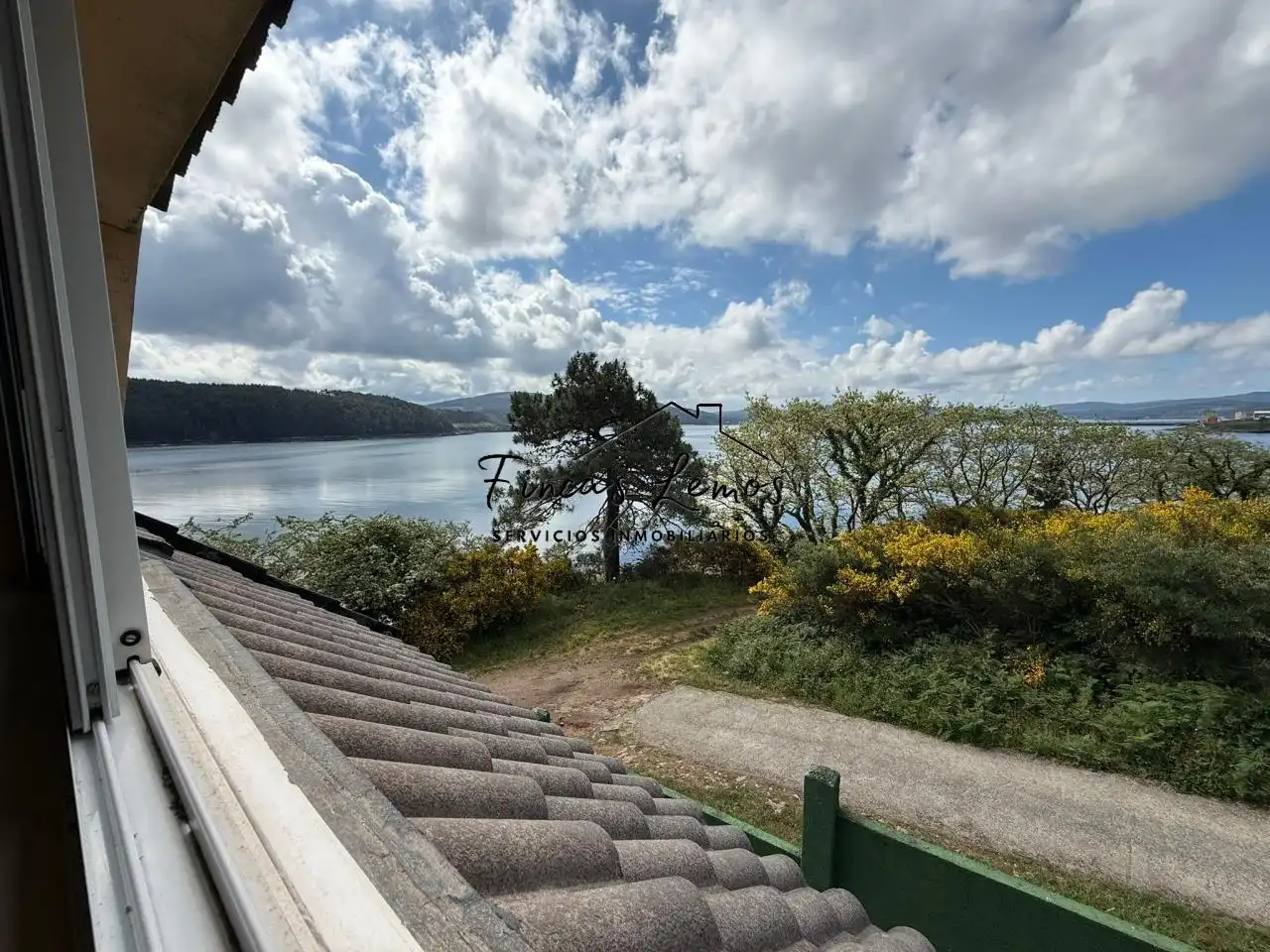 Casa o chalet en venta en Camariñas con Jardín privado, Terraza y Amueblado
