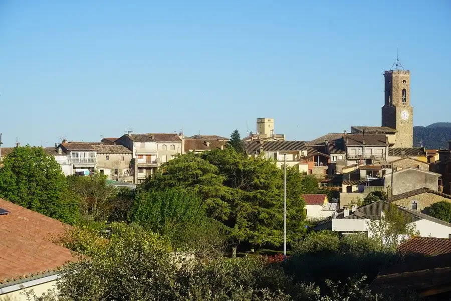 Vista exterior de Casa adosada en venda en Montagut i Oix amb Aire condicionat, Calefacció i Terrassa