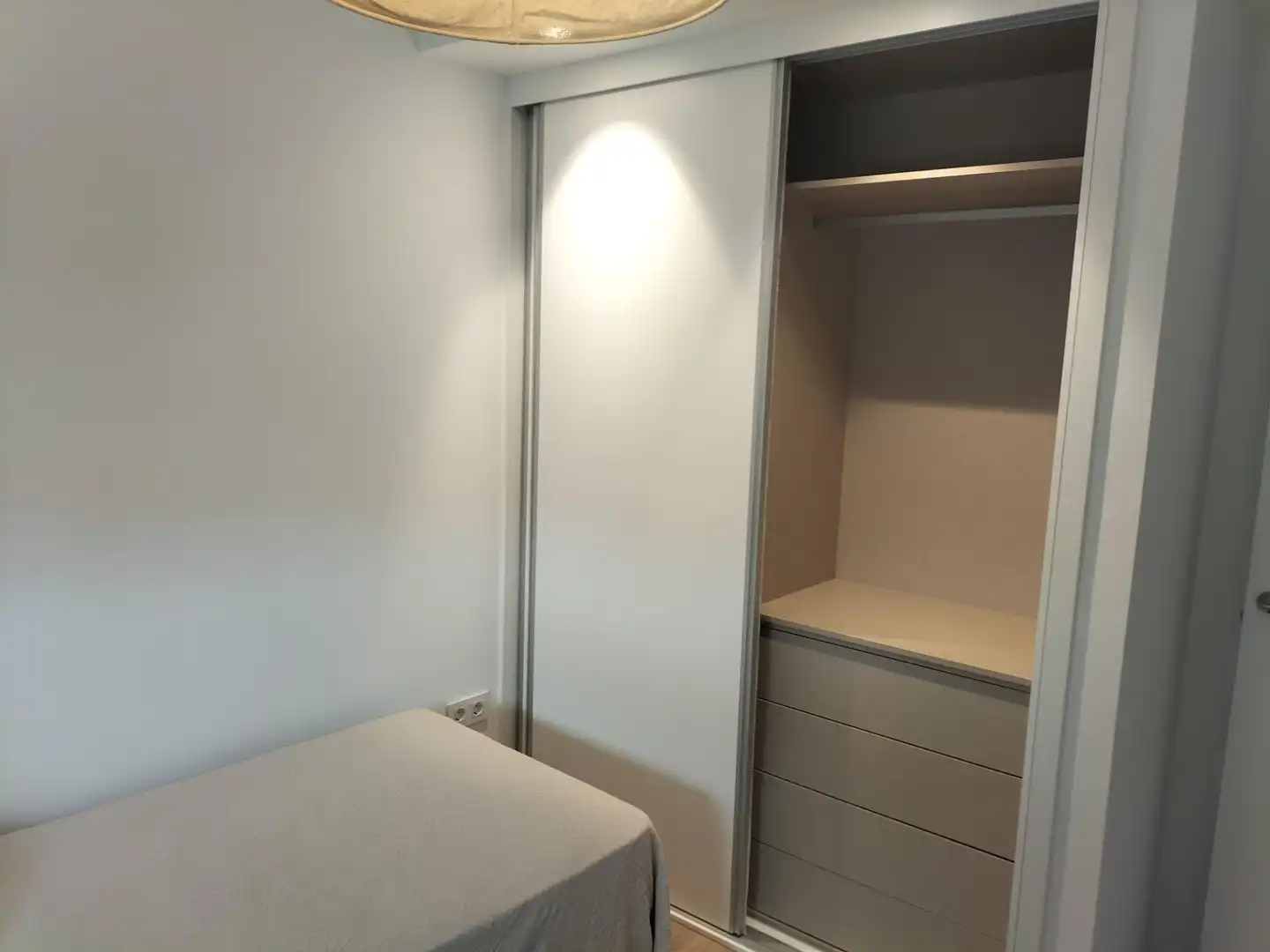 Habitación de Apartamento en venta en Santa Pola con Aire acondicionado, Calefacción y Jardín privado
