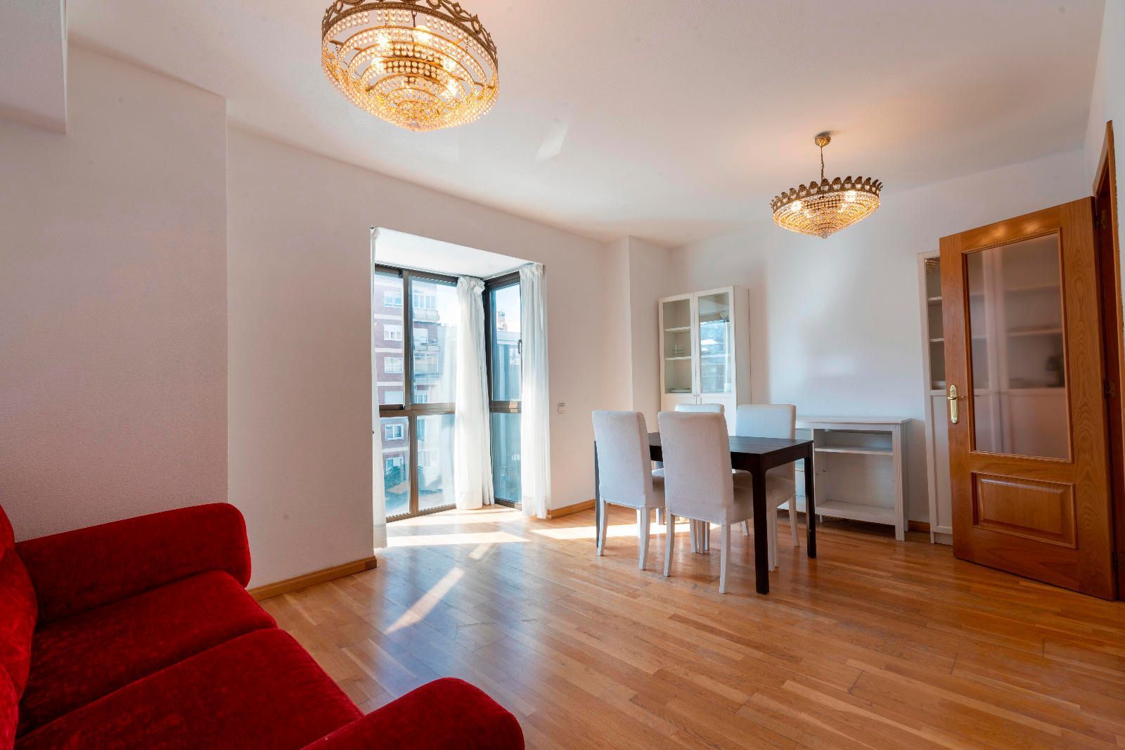 Living room of Flat for sale in  Madrid Capital  with Air Conditioner and Parquet flooring